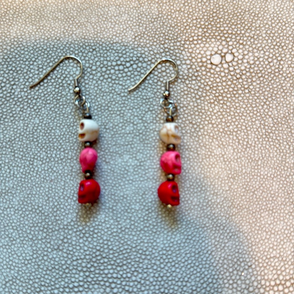 Valentine’s skull earrings